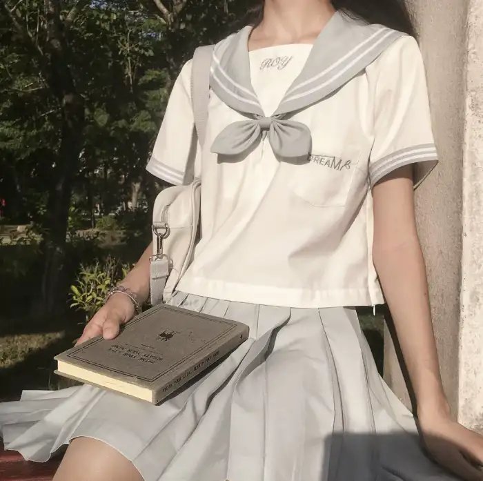 恐怖热线之大头怪婴